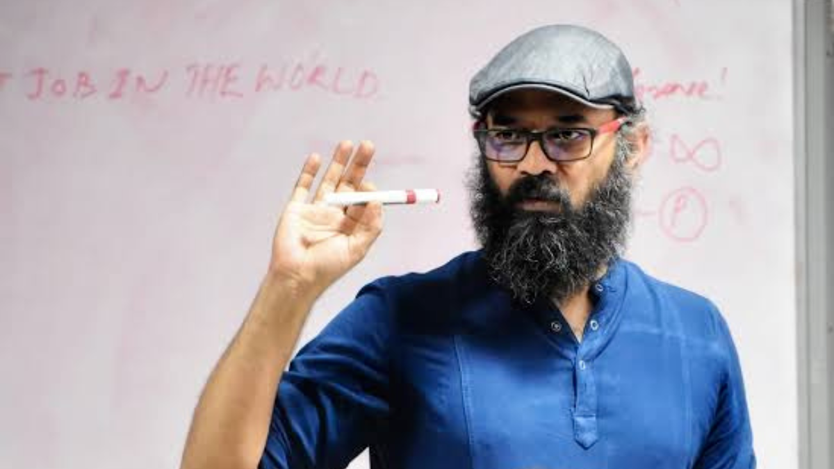 ফ্ল্যাট থেকে জনপ্রিয় পরিচালকের মরদেহ উদ্ধার 