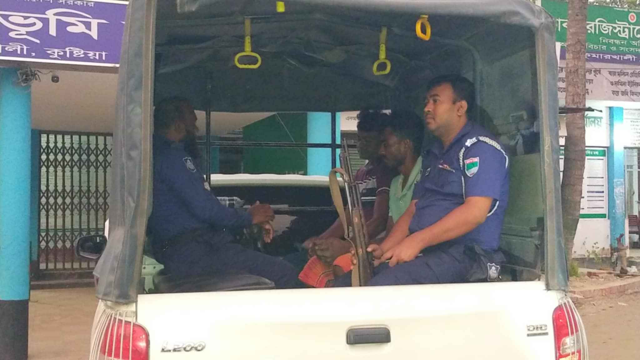 নদী থেকে অবৈধভাবে বালু উত্তোলন করায় দুজনের কারাদণ্ড