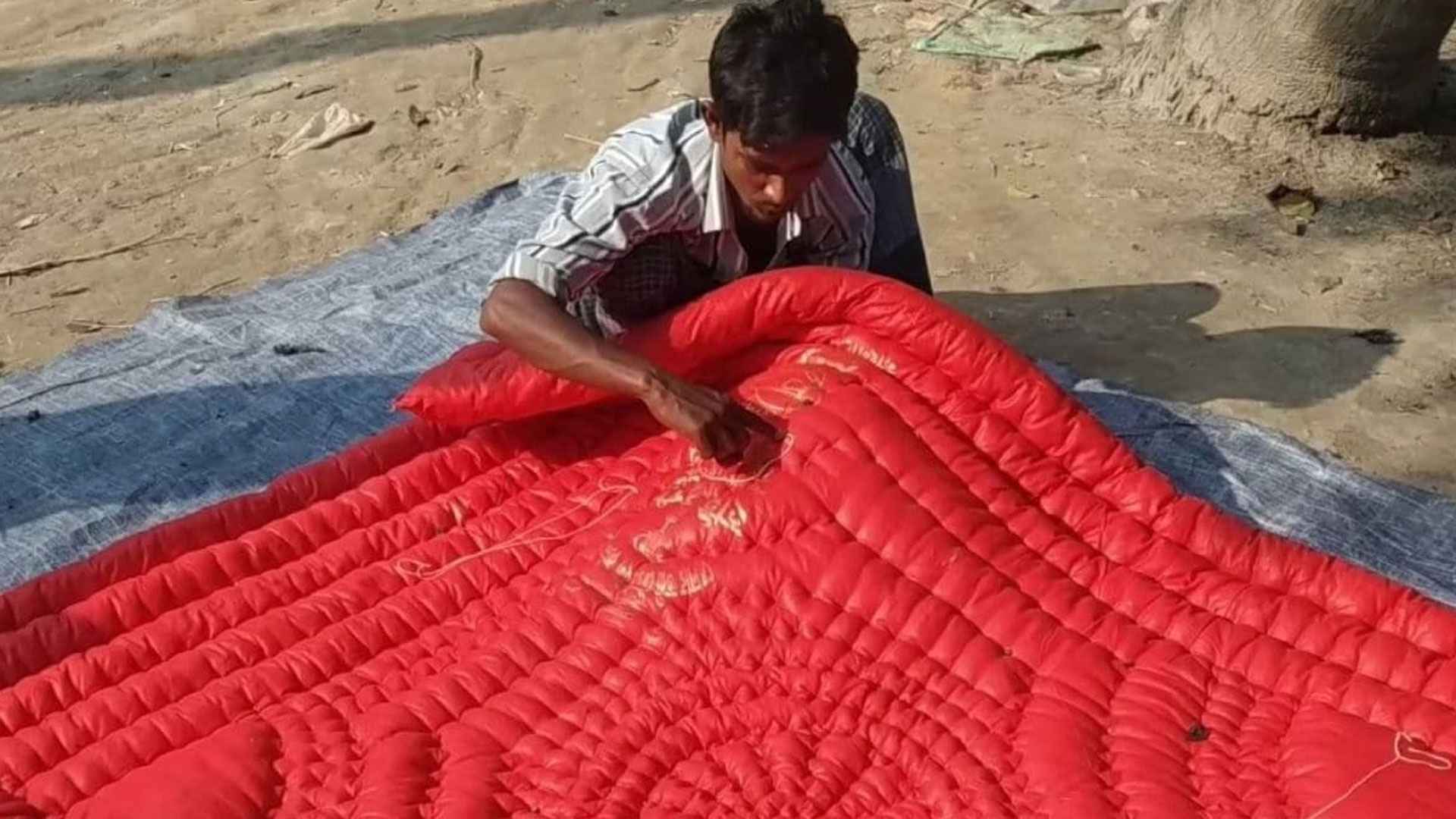 লেপ তৈরিতে কেন লাল কাপড়ই ব্যবহার করা হয়? 