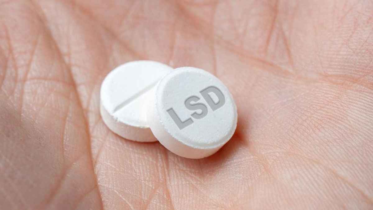 কুষ্টিয়ায় ট্রেনে অভিযান, চালের বস্তায় ছিল ১১ কোটি টাকার এলএসডি