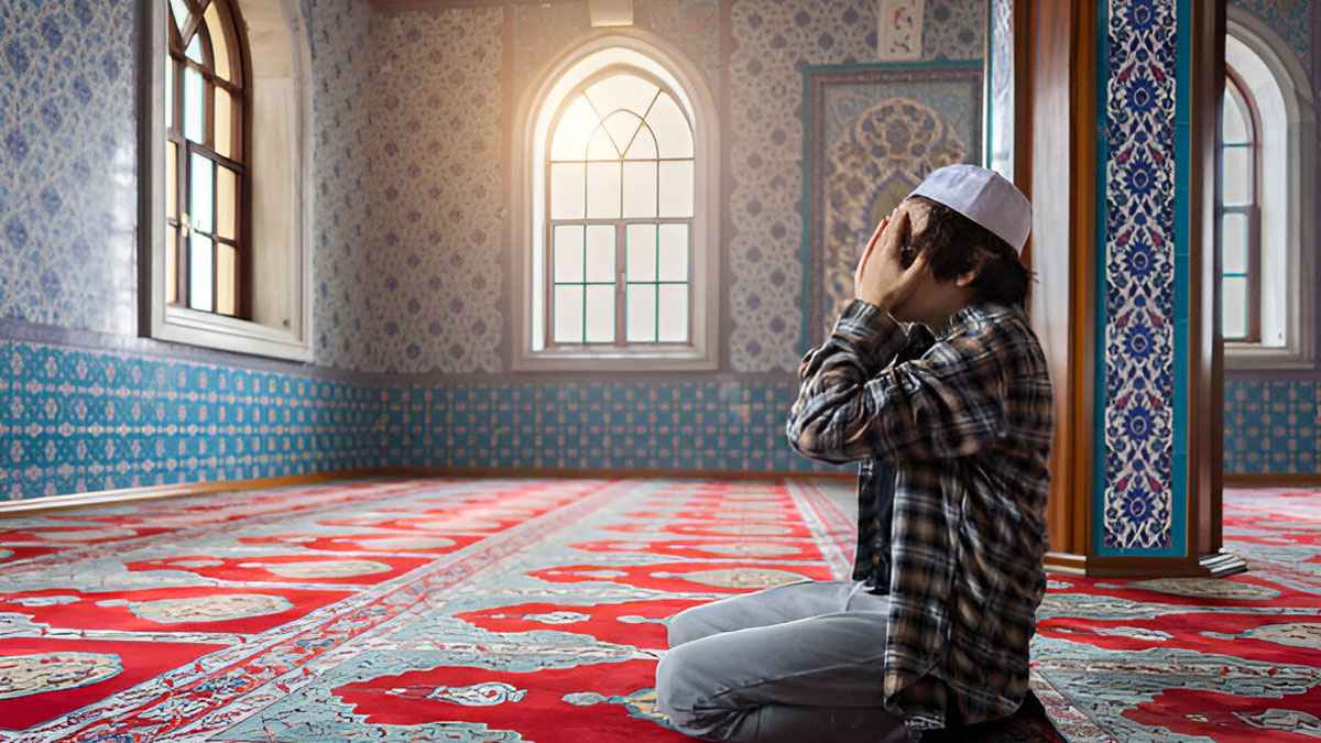 জাহান্নাম থেকে বাঁচায় যে ১১ আমল