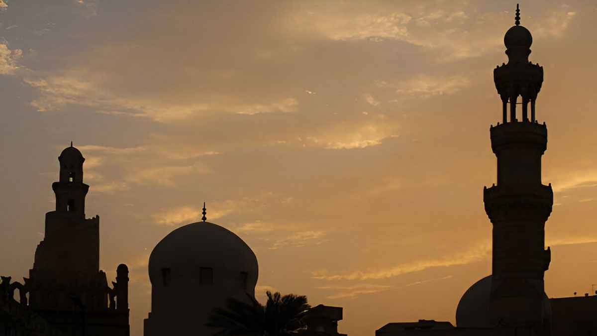 কবরে দাঁড়িয়ে তালকিন করার কোনো ভিত্তি আছে?