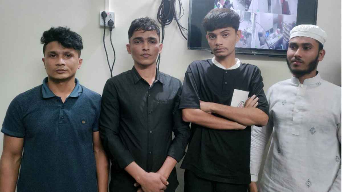 ভোটার হতে গিয়ে নির্বাচন অফিস থেকে ৪ রোহিঙ্গা গ্রেফতার
