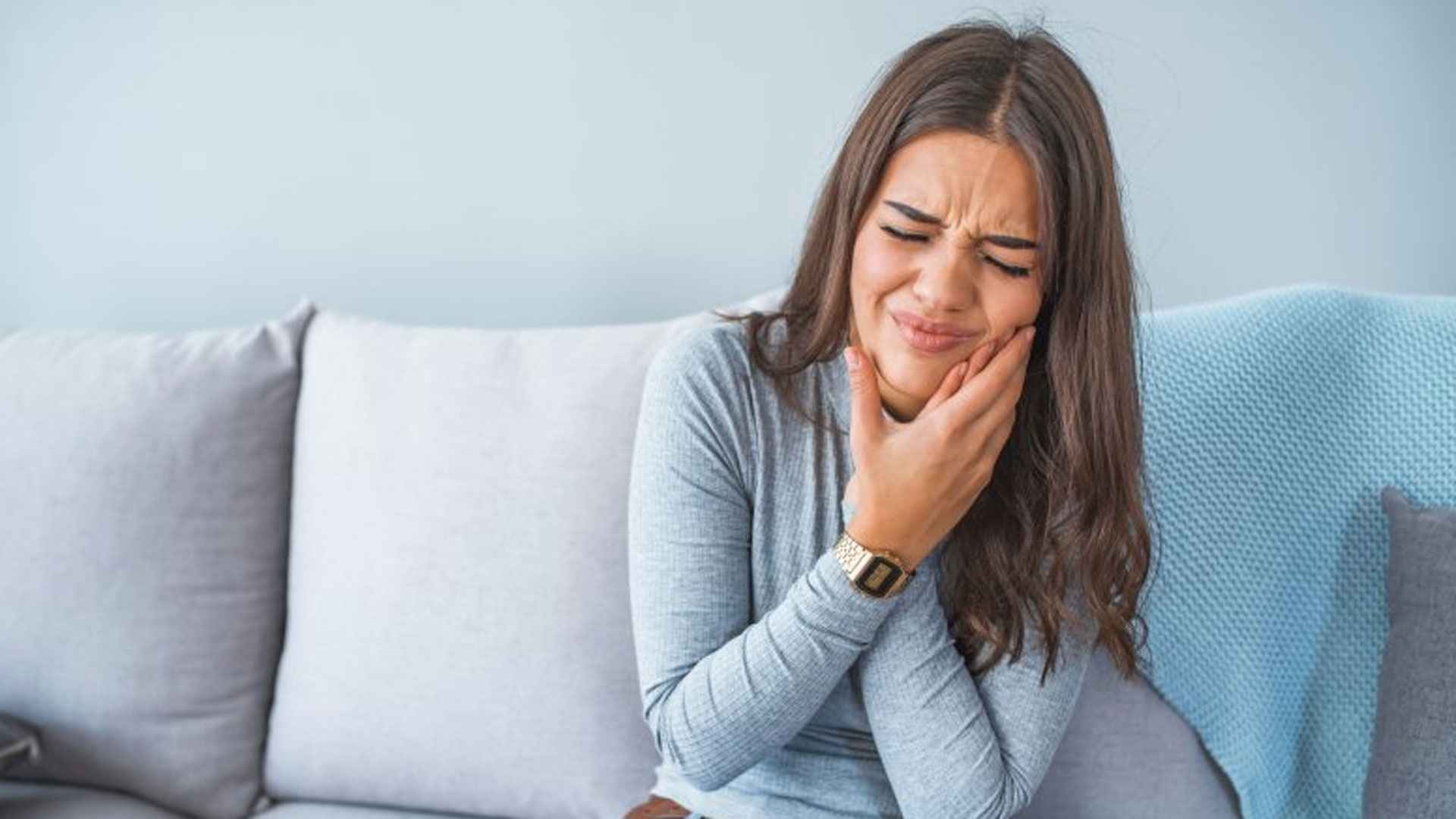 আক্কেল দাঁতের ব্যথায় নাজেহাল, ঘরোয়া উপায়ে সমাধান