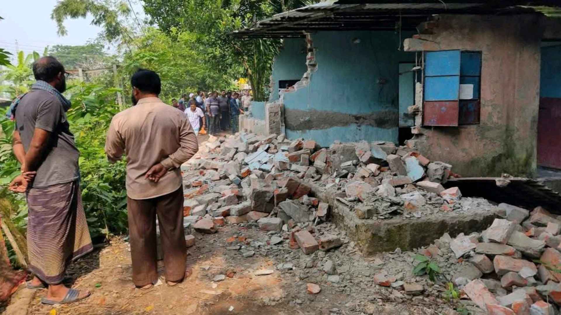 নলছিটিতে উপজেলা প্রশাসনের উচ্ছেদ অভিযান