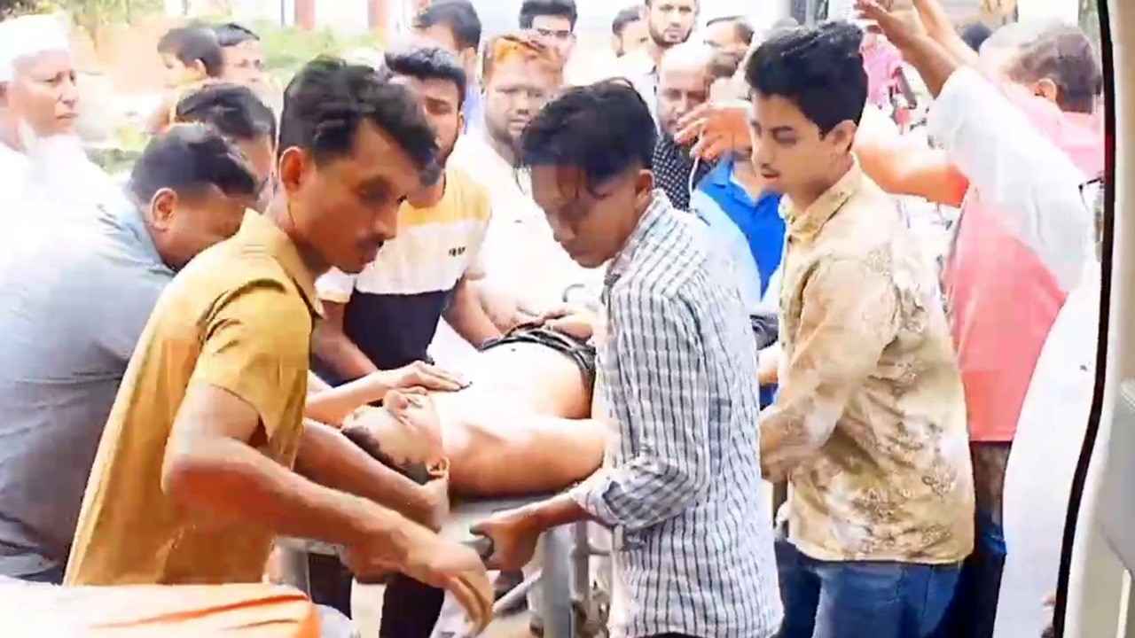 হাইমচর কলেজ ছাত্রদল নেতাকে কুপিয়ে জখম