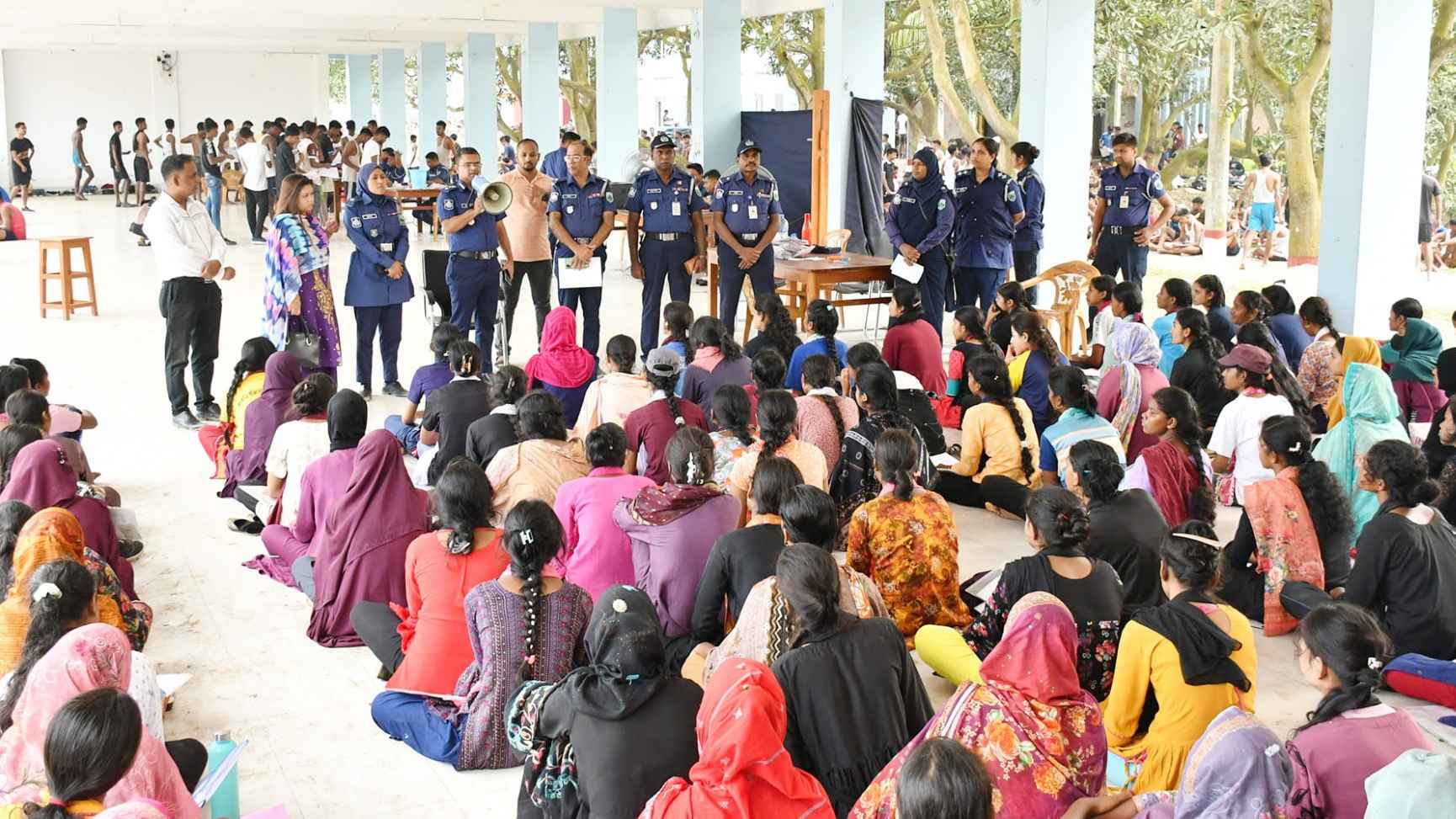 নওগাঁয় ১২০ টাকায় পুলিশের চাকরি পেল ৭৬ জন