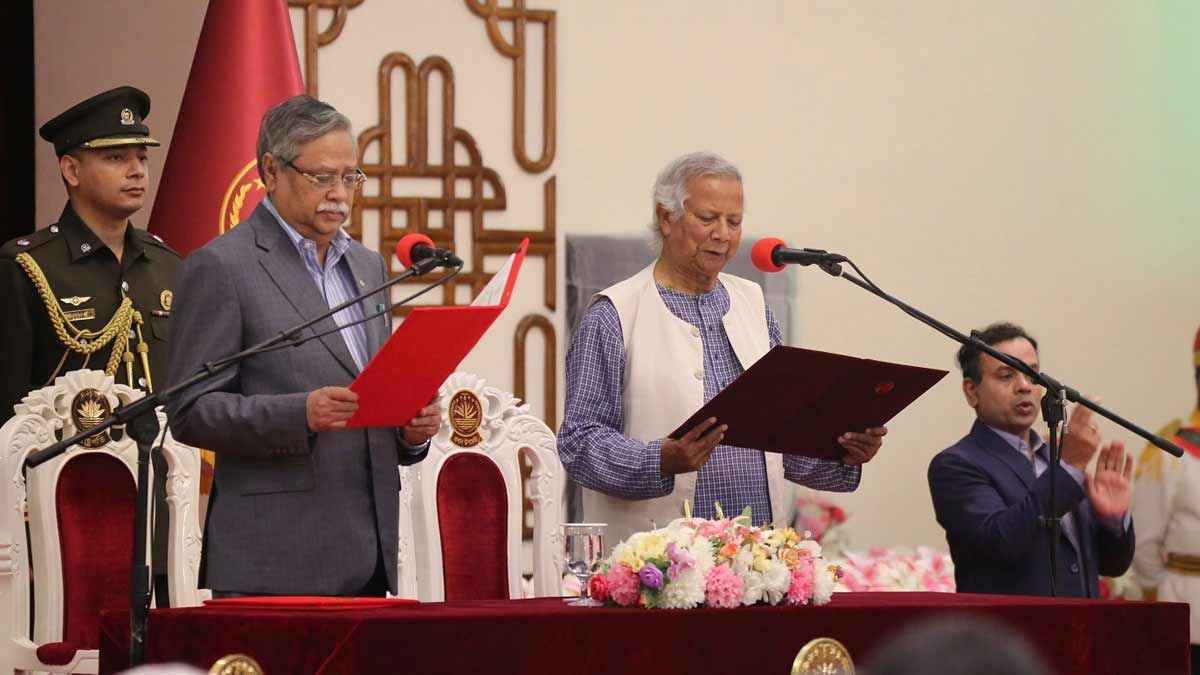 আইনি কাঠামো পাচ্ছে অন্তর্বর্তী সরকার, স্পষ্ট হচ্ছে মেয়াদ ও ক্ষমতা
