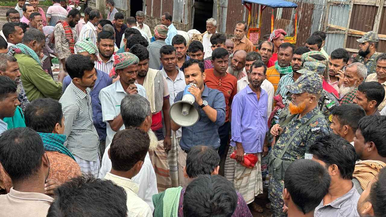 পাবনায় ৬ প্রতিষ্ঠানকে ১২ হাজার টাকা জরিমানা