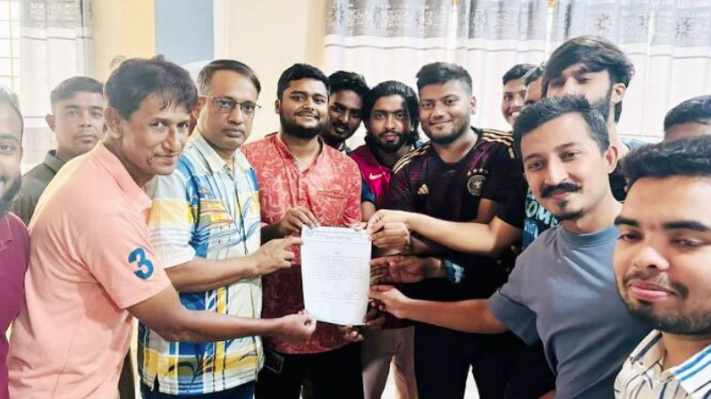 ফরিদপুরে শিক্ষার্থীদের জন্য ‘হাফ পাস’