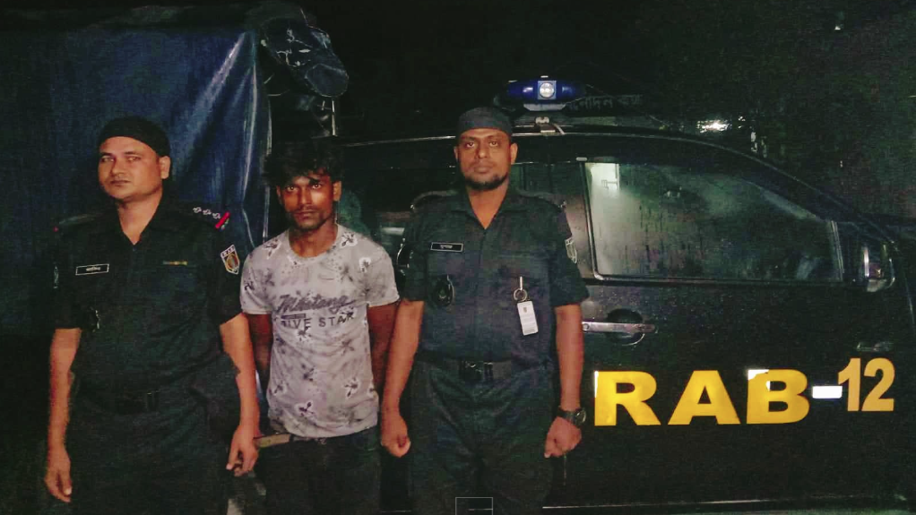 মেহেরপুরে ৫ কেজি গাঁজাসহ আটক ১