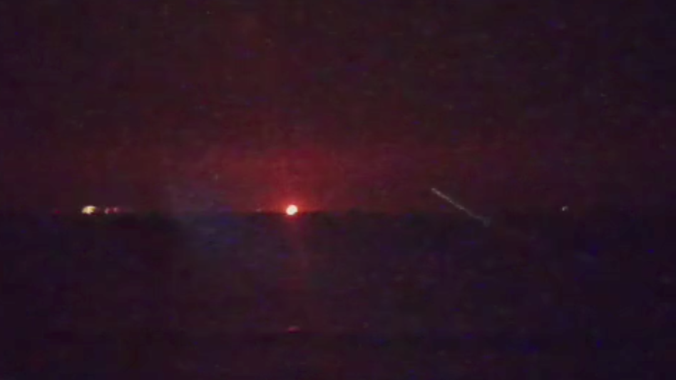 কুতুবদিয়ায় মাঝ সমুদ্রে জাহাজে আগুন 