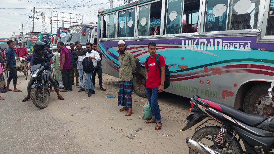 সুনামগঞ্জে অনির্দিষ্টকালের জন্য চলছে পরিবহন ধর্মঘট