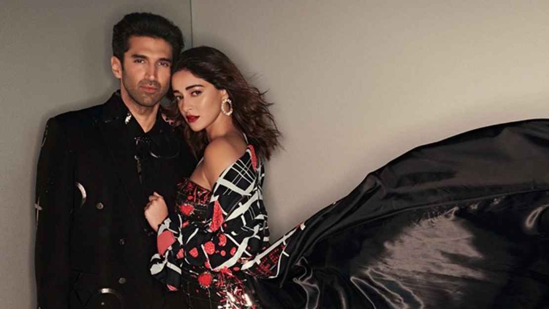 যেকারণে প্রাক্তন আদিত্যের ছবি পুড়িয়ে দিলেন অনন্যা