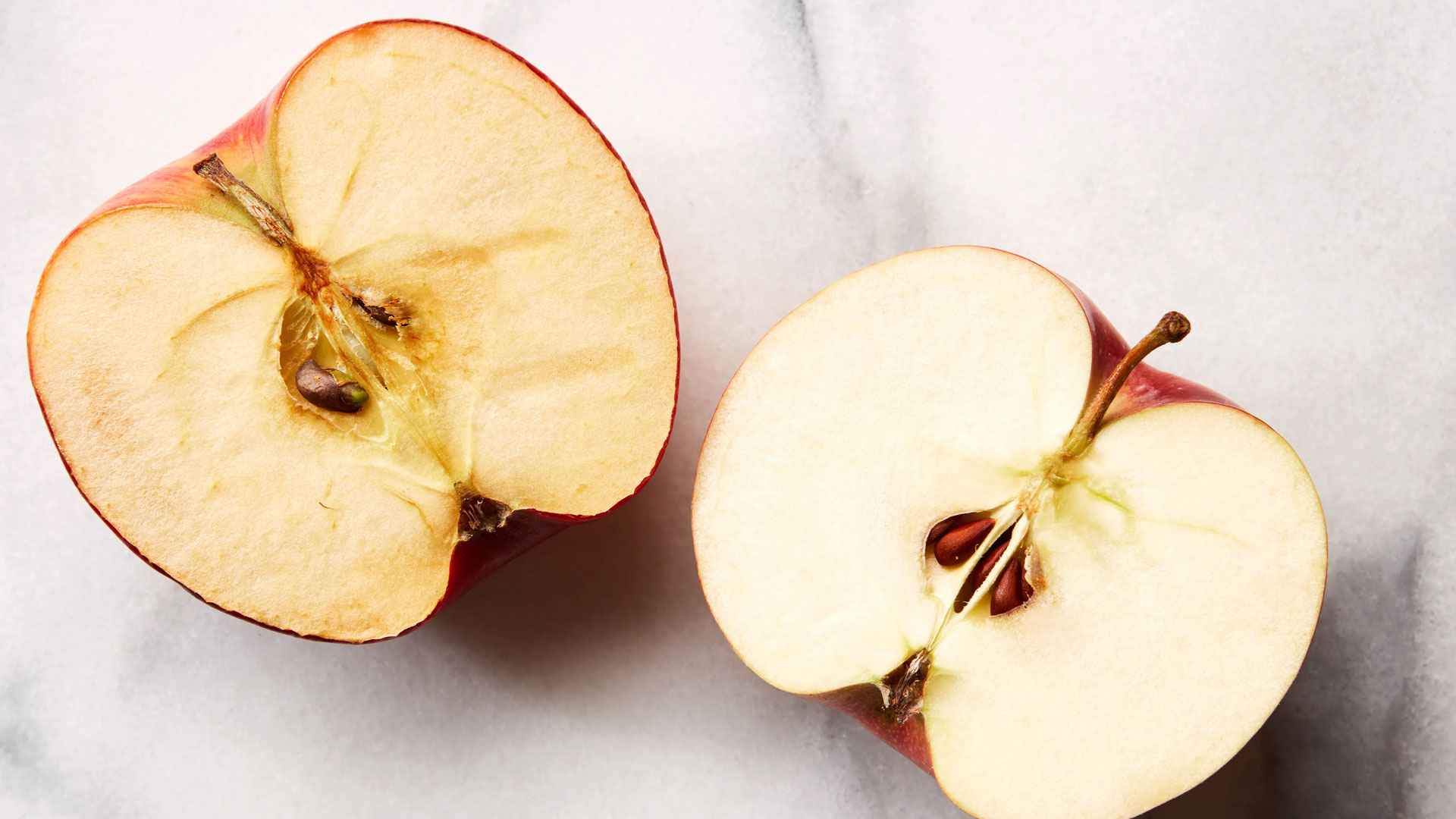 আপেল কাটলেই বাদামি হয়ে যায়? এসব ট্রিক্স কাজে লাগান