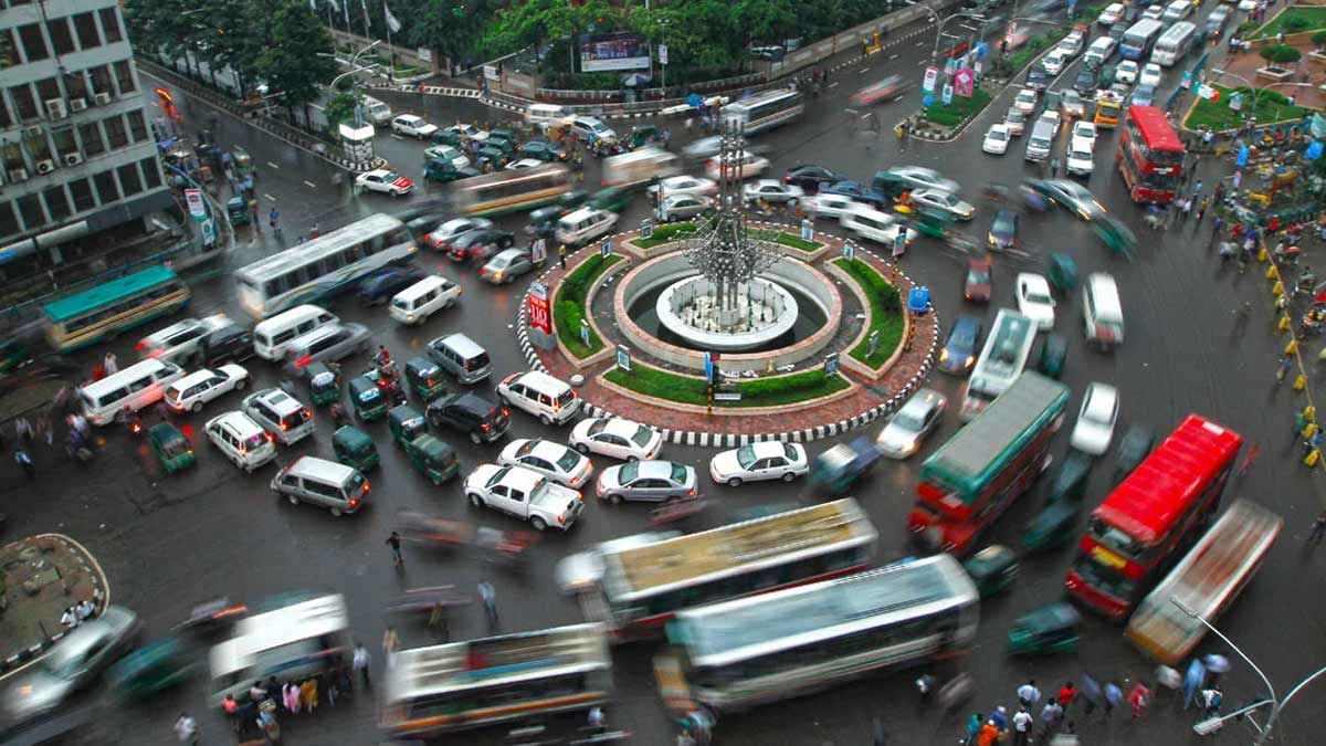 ঢাকায় হর্ন বাজালেই গুনতে হবে জরিমানা!