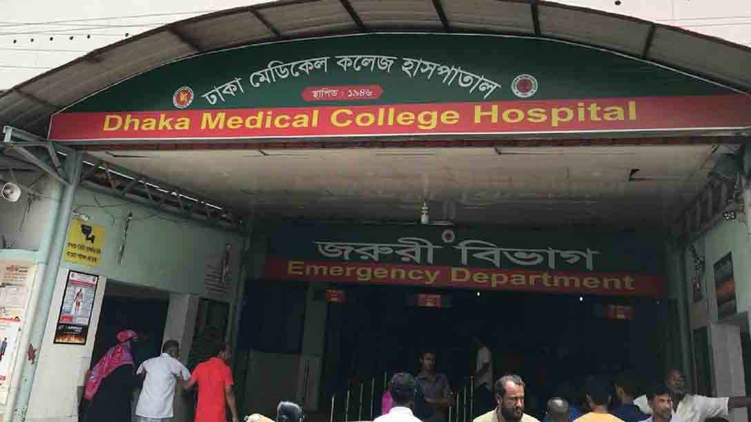 ঢাকায় ভবনের ছাদ থেকে পড়ে গাড়িচালকের মৃত্যু