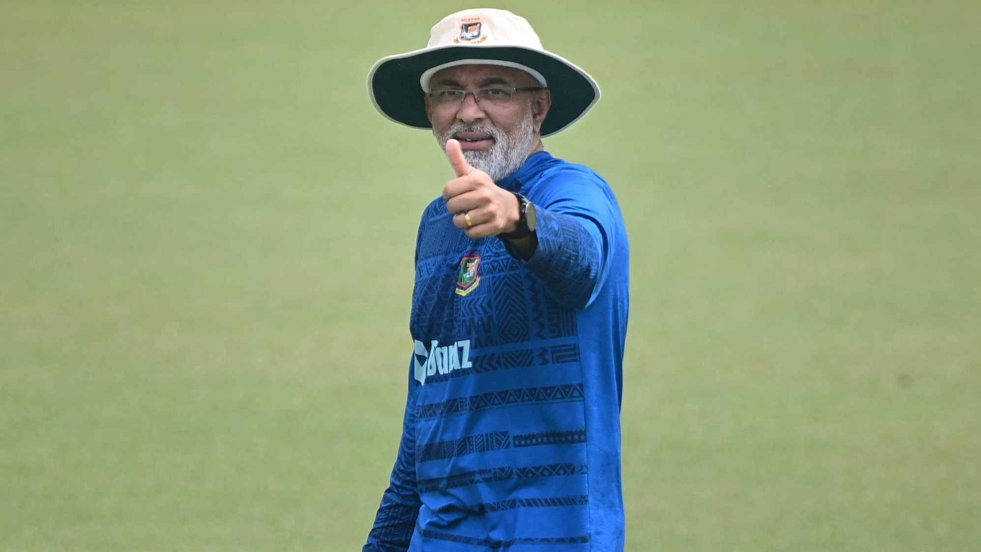 গায়ে হাত তোলা কাণ্ডসহ যেসব অভিযোগে বরখাস্ত হাথুরু