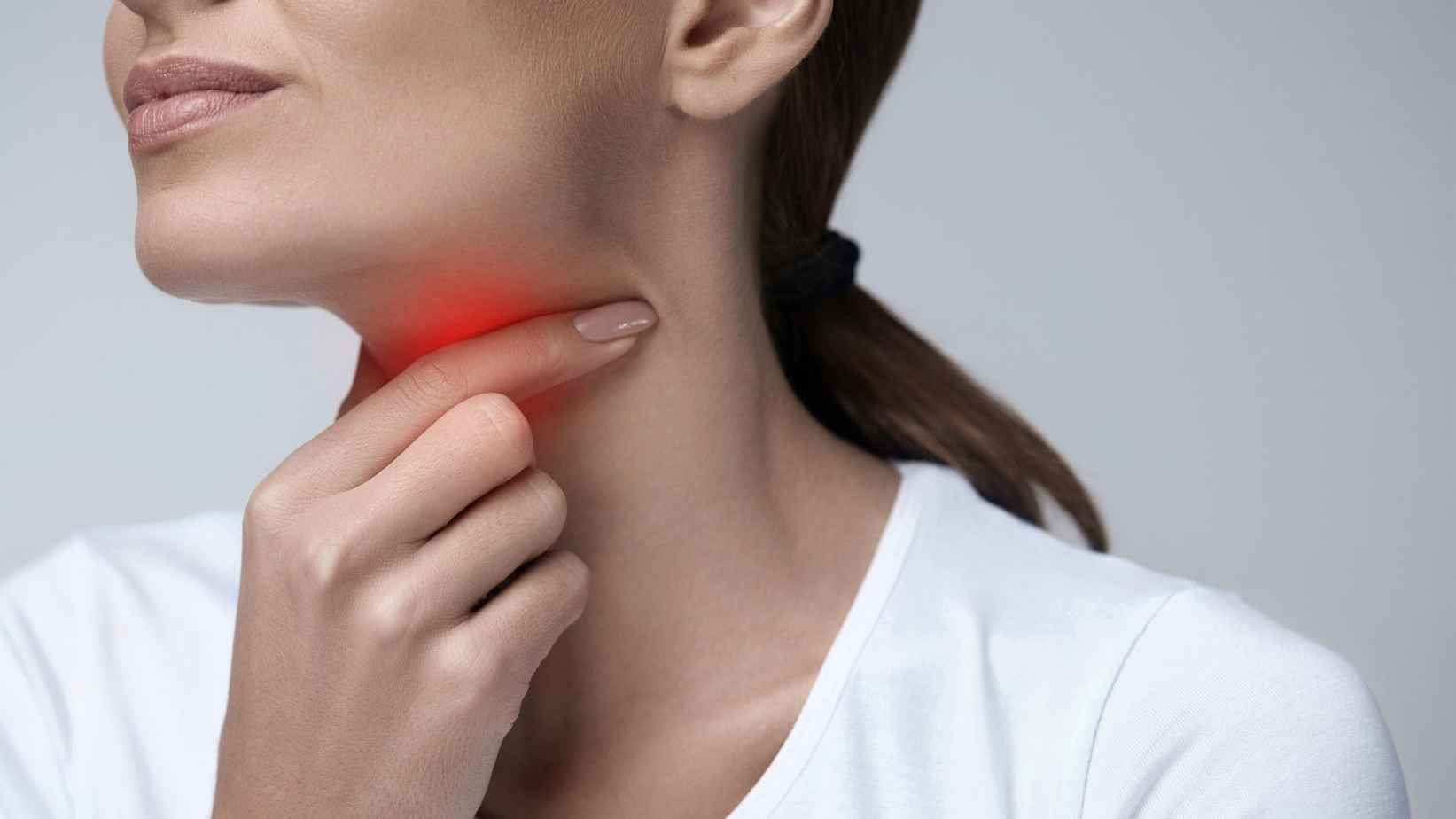 ঢোক গিলতে গেলেই গলায় ব্যথা, নিরাময়ে করণীয়