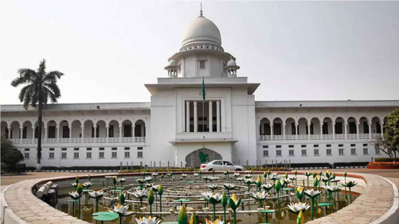 ১২ বিচারপতিকে ছুটিতে পাঠানোর সিদ্ধান্ত