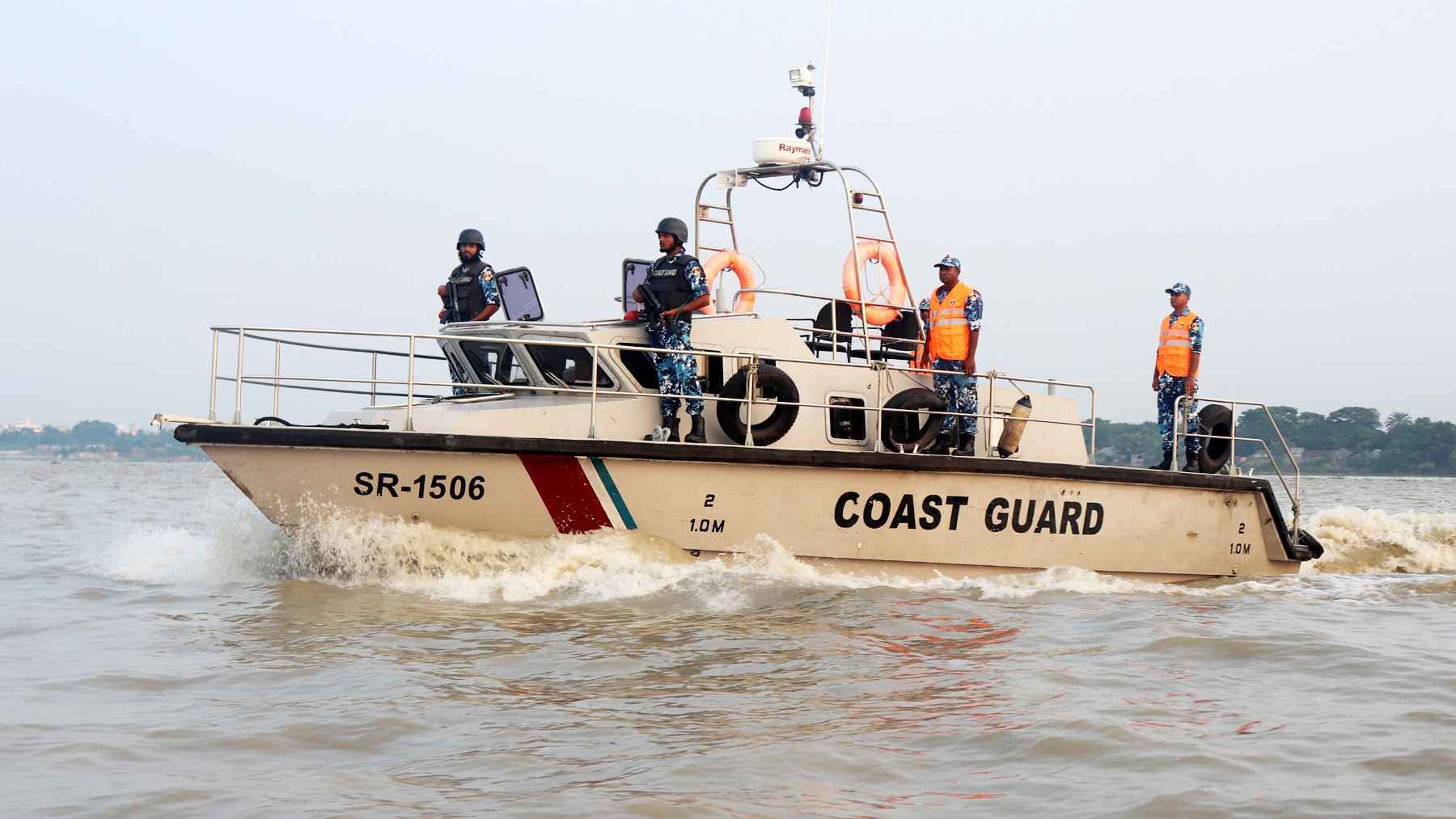 মা ইলিশ সংরক্ষণ অভিযান বাস্তবায়নে চাঁদপুরে নৌ র্যালি