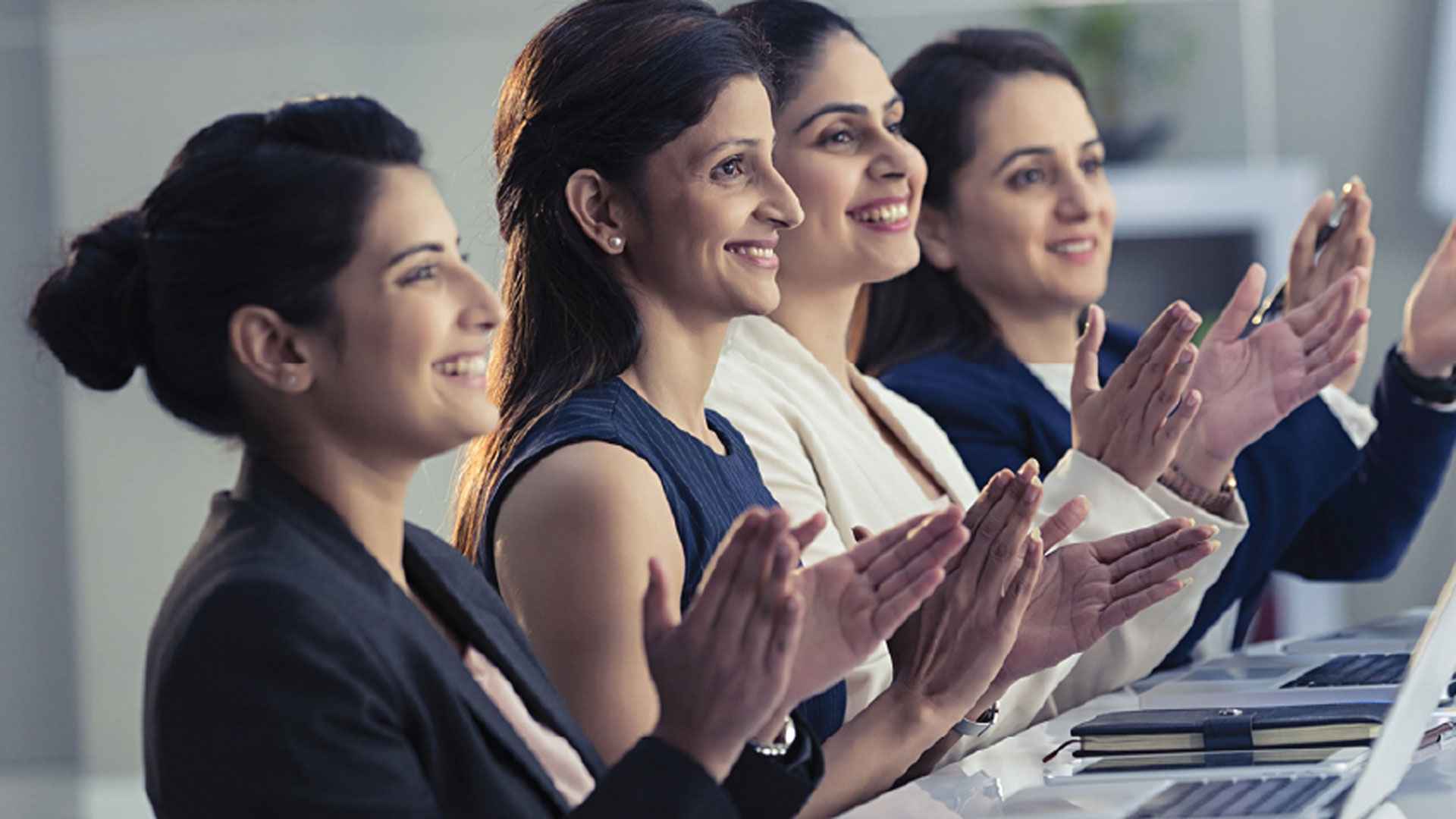 অভিজ্ঞতা ছাড়াই চাকরি দেবে ডিবিএল গ্রুপ, নারীদের অগ্রাধিকার