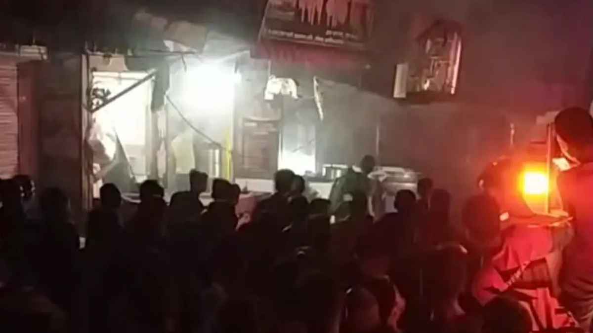 কেরানীগঞ্জে হোটেলে গ্যাস সিলিন্ডার বিস্ফোরণে নিহত ৩