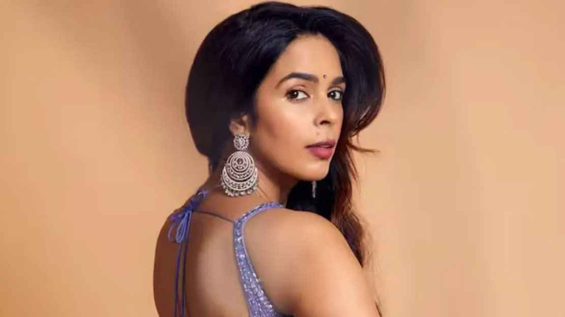 মধ্যরাতে ছবির নায়ক আমার ঘরে কড়া নাড়ত: মল্লিকা শেরাওয়াত