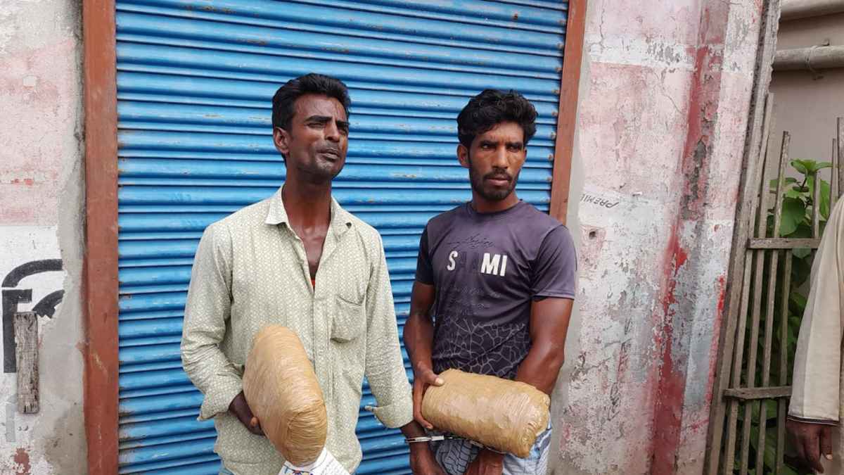 মেহেরপুরে ২ কেজি গাঁজাসহ আটক ১