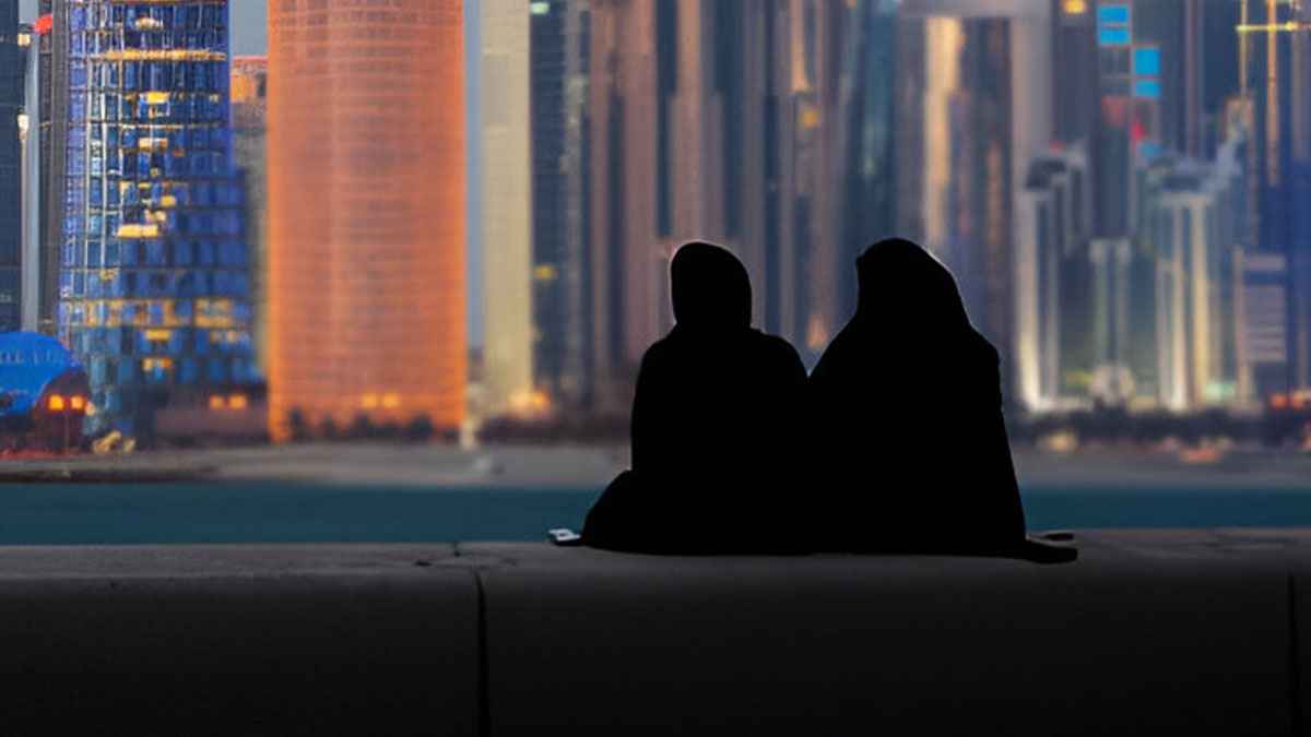 নারীদের মতো লম্বা চুল রাখা জায়েজ?