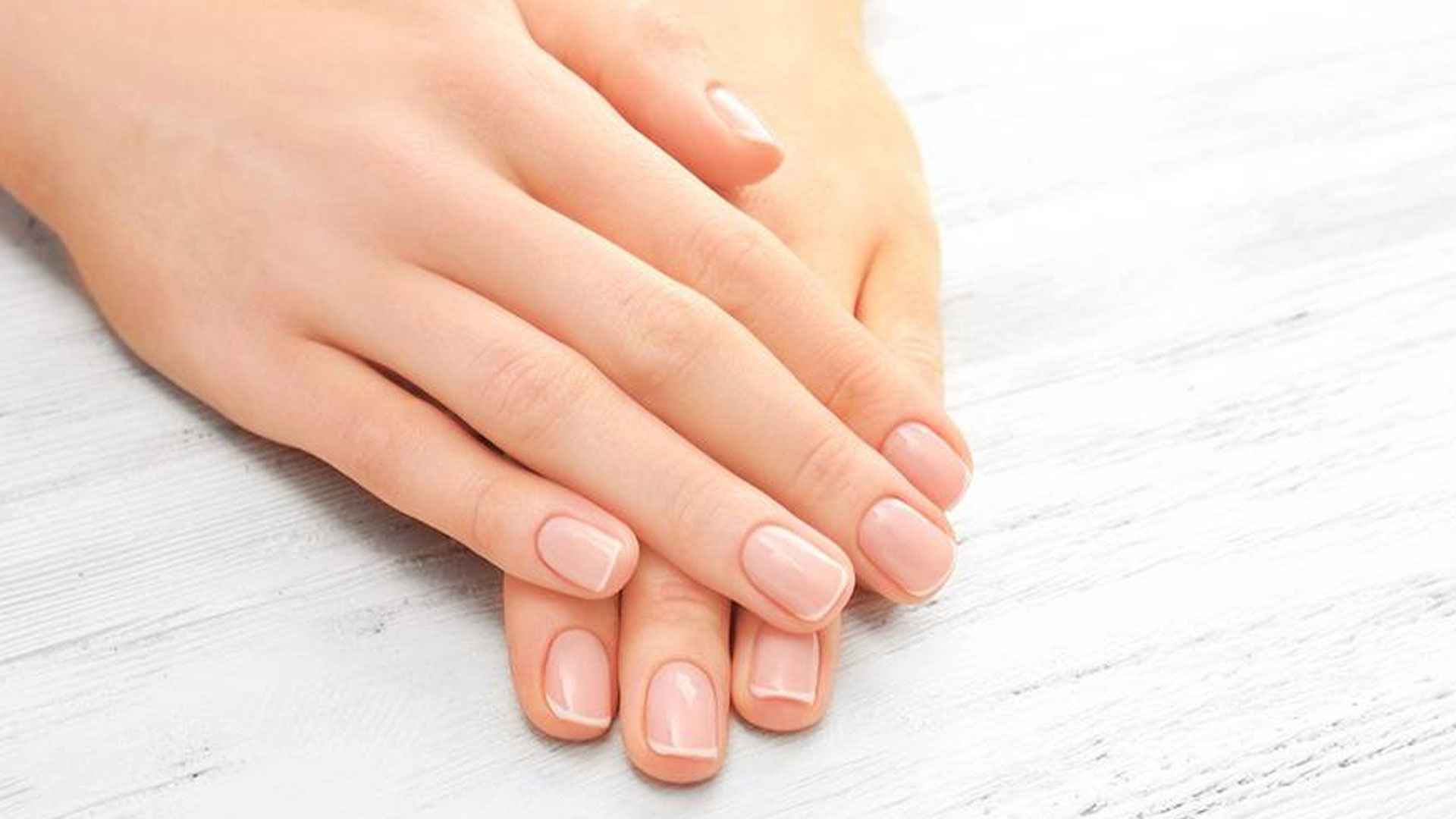 শরীরে কোন রোগ বাসা বেঁধেছে তার ইঙ্গিত দেয় নখ, বুঝবেন কীভাবে?