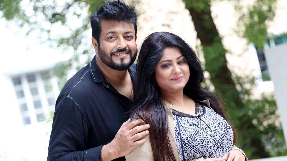 শটগান দিয়ে মৌসুমীকে ভয় দেখাতেন ওমর সানী