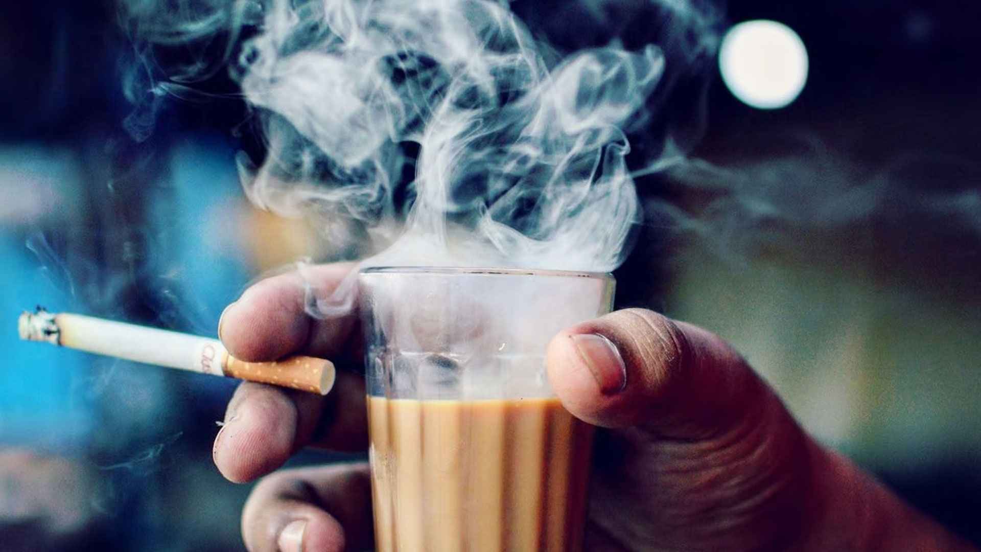 চা খেতে খেতে ধূমপান, জানুন কী ক্ষতি করছেন শরীরের! 