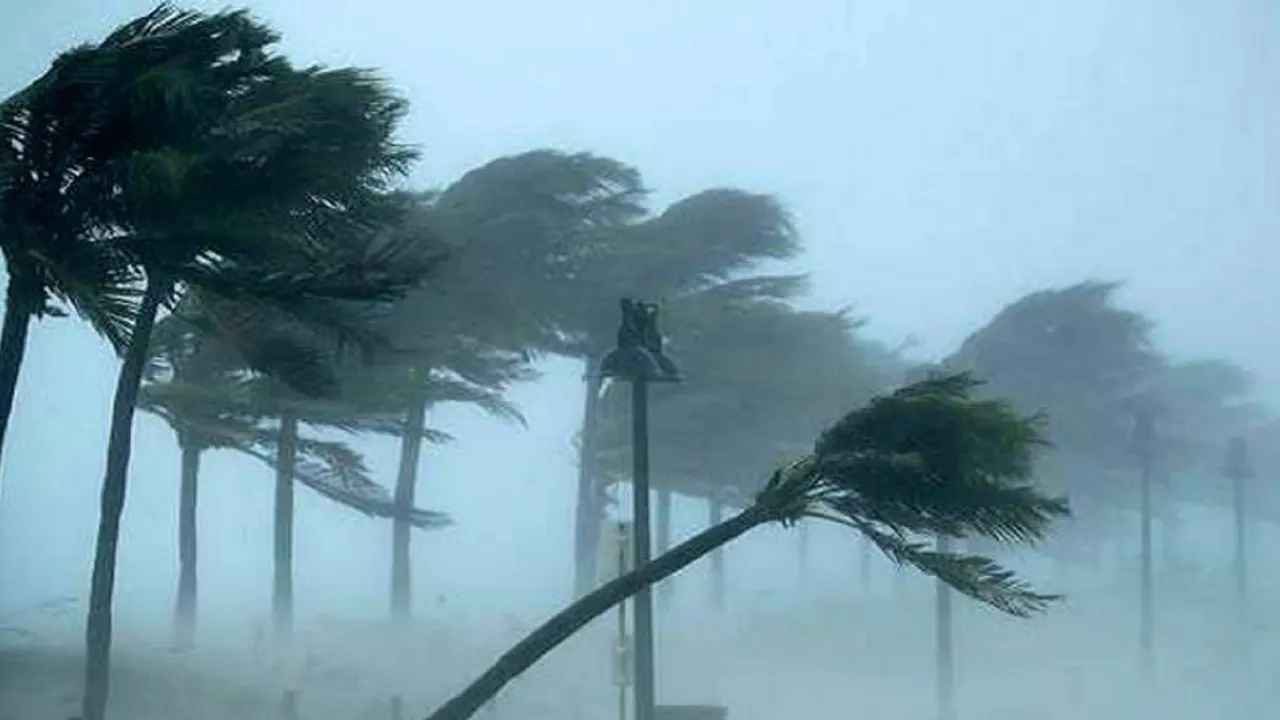 দুপুরের মধ্যে ১০ জেলায় ঝড়ের পূর্বাভাস