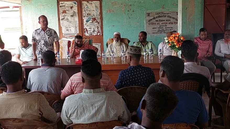 এম এ খান সেতুর টোল আদায় বন্ধের দাবিতে পরিবহন মালিক শ্রমিকদের কর্মবিরতি