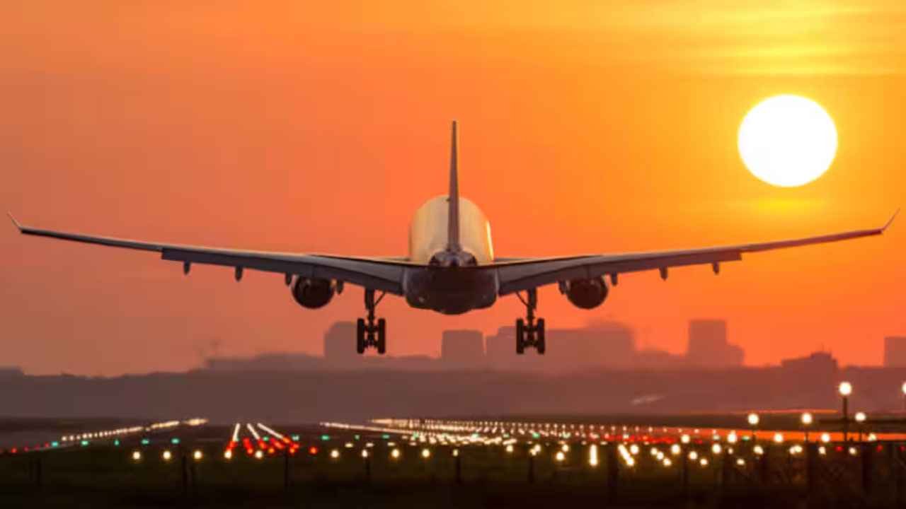 অবৈধ ভারতীয়দের চার্টার্ড বিমানে ফেরত পাঠালো যুক্তরাষ্ট্র