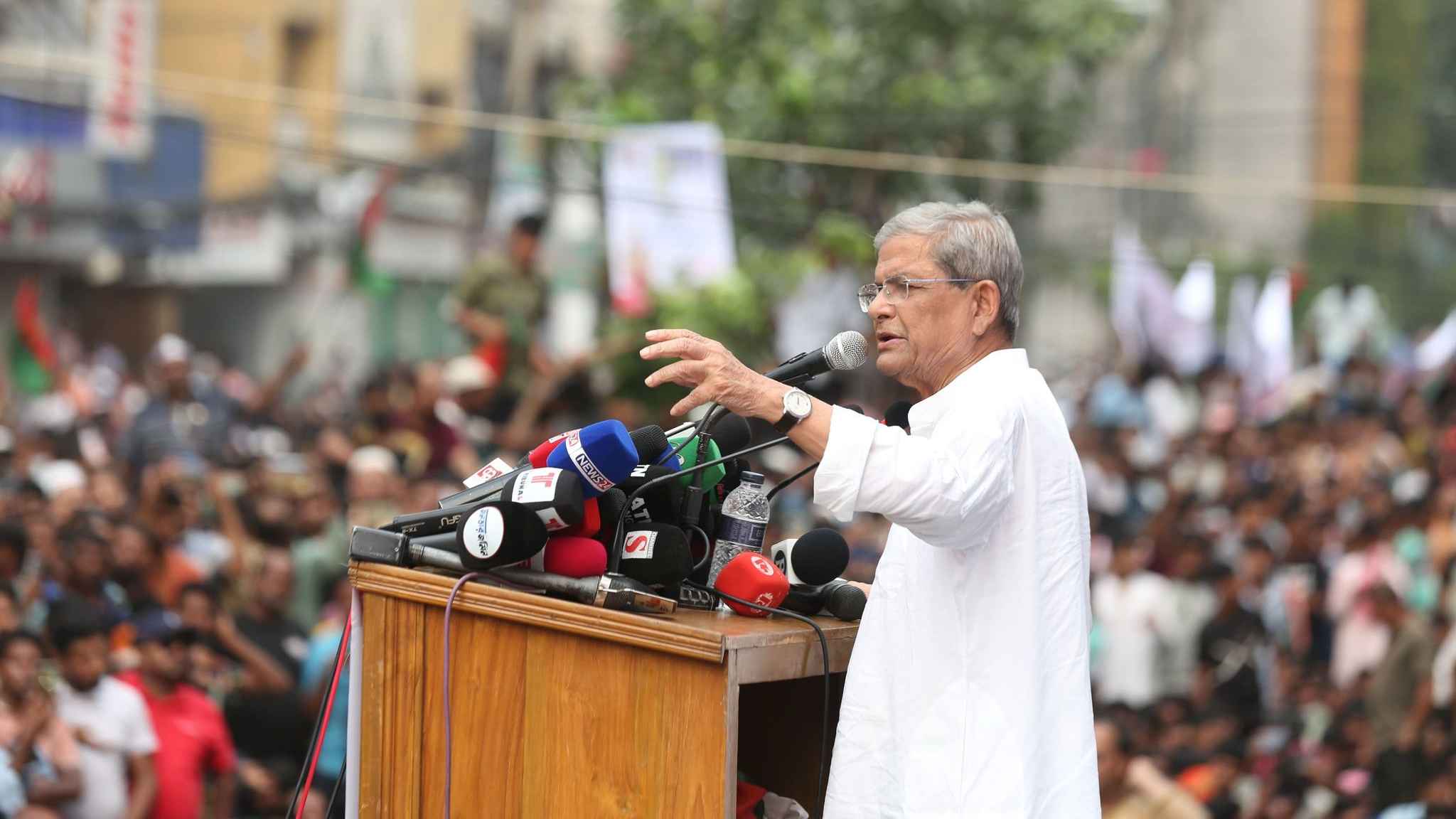 গণতন্ত্র ফেরানোর সুযোগ হেলায় হারানো যাবে না, নেতাকর্মীদের ফখরুল