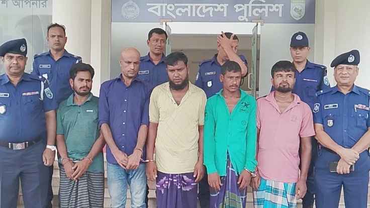 দিনাজপুরে ডাকাত দলের ৫ সদস্য গ্রেফতার