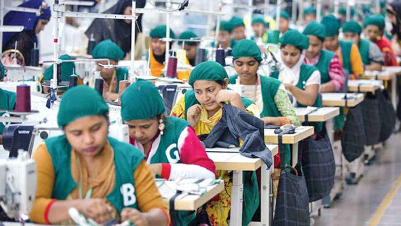 পোশাক শিল্পের নিরাপত্তায় রাত থেকেই যৌথ অভিযান