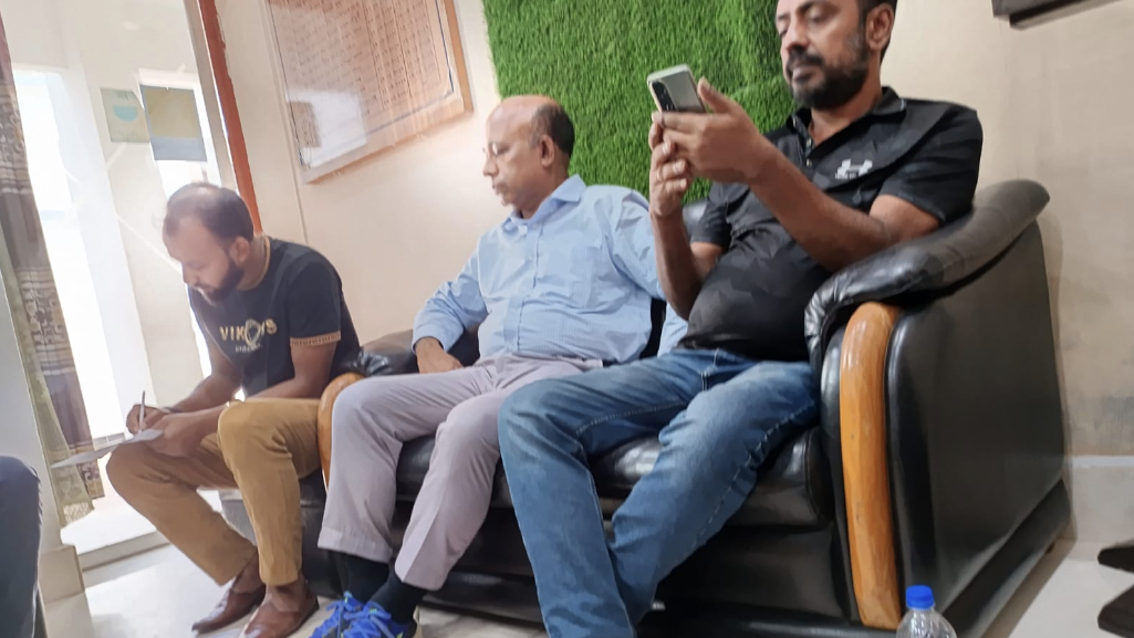 ভারতে পালানোর সময় সাবেক অতিরিক্ত অ্যাটর্নি জেনারেলসহ ৫ জন গ্রেফতার