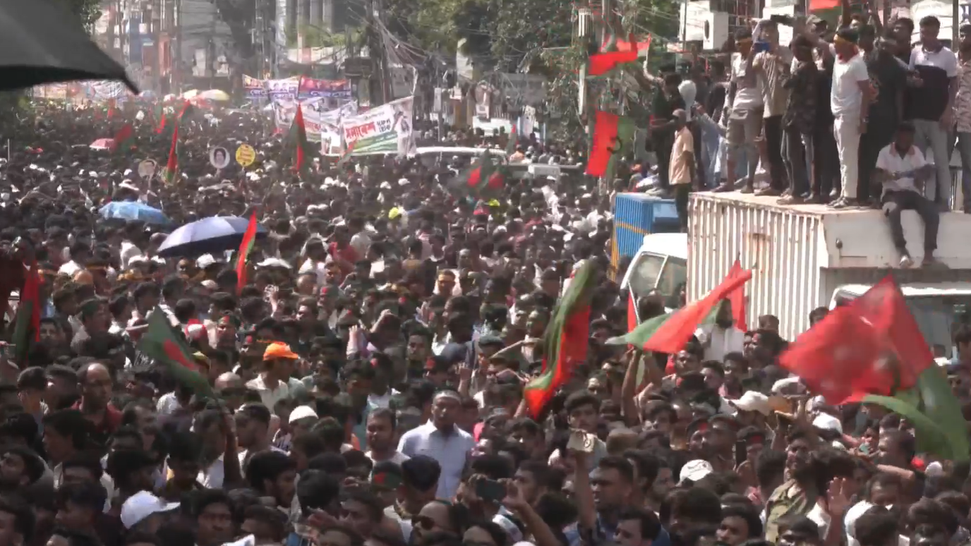 সমাবেশ ঘিরে নয়াপল্টনে বিএনপি নেতাকর্মীদের ঢল