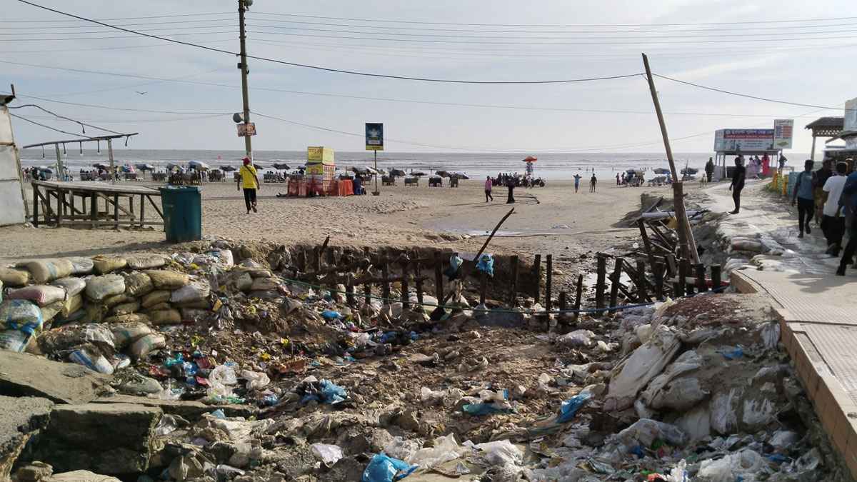 জৌলুশ হারাচ্ছে কক্সবাজার সমুদ্রসৈকত