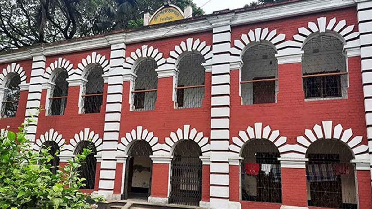 ঝিনাইদহ জেলার ডাকবাংলো গুলো সরকারি কর্মকর্তাদের দখলে