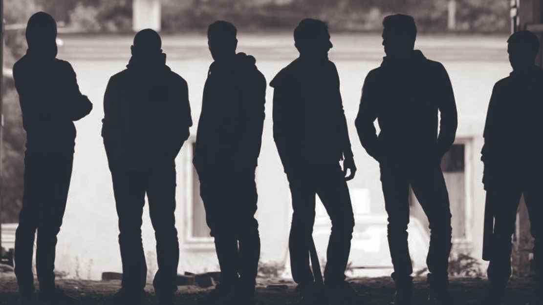 কিশোর গ্যাংয়ের হাতে পুলিশি অস্ত্র, নিরাপত্তাহীনতার চ্যালেঞ্জ