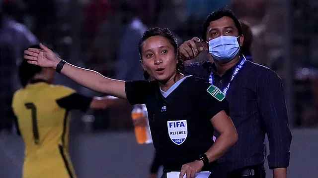ফিফা থেকে বাদ পড়ছেন প্রথম বাংলাদেশি নারী রেফারি