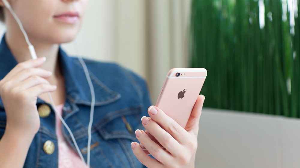 iphone user in world