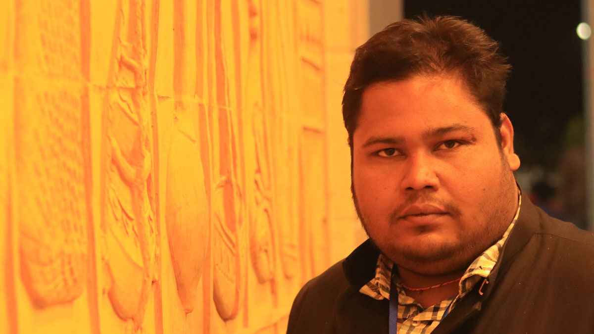 নওগাঁ সীমান্ত পেরিয়ে পালানোর সময় সাবেক ছাত্রলীগ নেতা গ্ৰেফতার