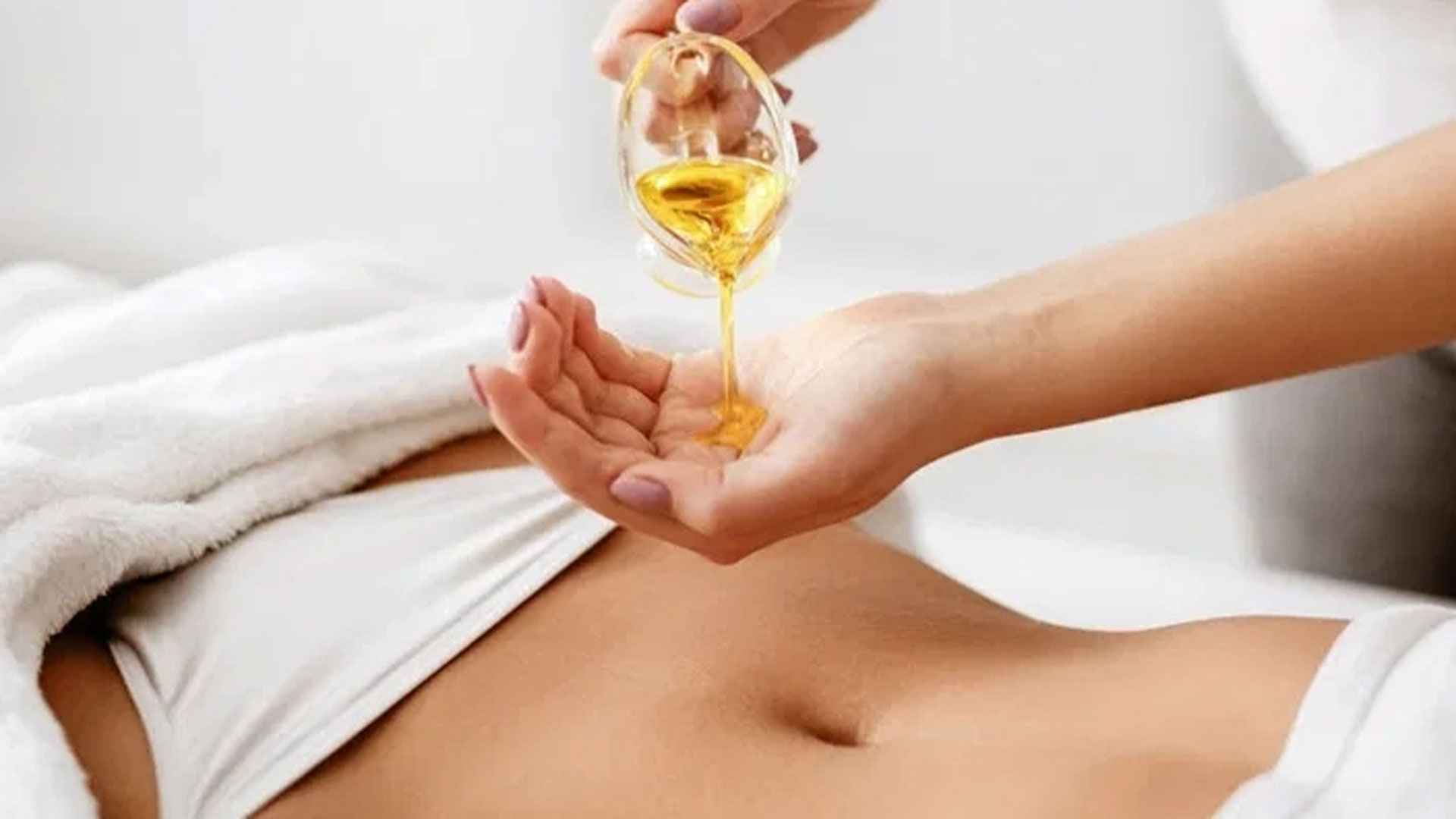 মন খারাপ? মাথায় নয়, তেল মাখুন নাভিতে