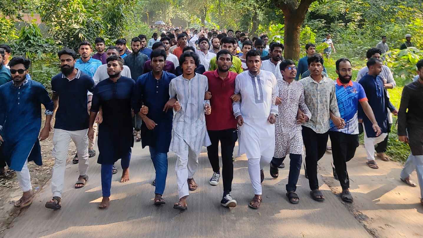 জাহাঙ্গীরনগরে রাজনীতি নিষিদ্ধের দাবি