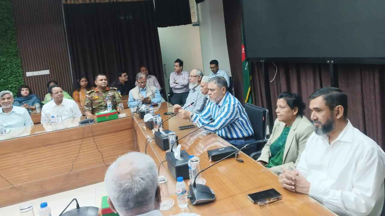 অসাধ্য সাধন করেছেন আপনারা: কর্মকর্তাদের উদ্দেশ্য সিইসি